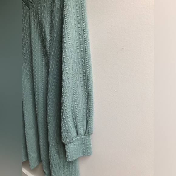 Women’s XL Sage Green Ribbed Cable Tunic Blouse With Bell Sleeves Cuffed - Picture 6 of 6